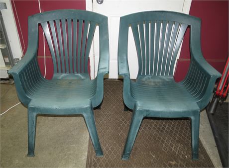 2 Outdoor Plastic Chairs