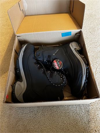 NEW Columbia Snow Boots Size 10