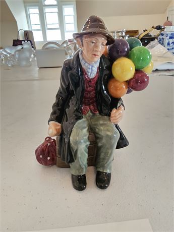 Royal Doulton "The Balloon Man" 1939 Figurine