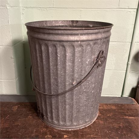 Small Size Galvanized Trash Can with Handle