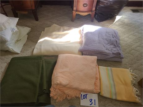 Mixed Blanket Lot : Different Colors & Sizes