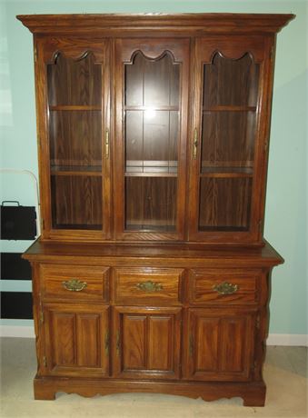 Cochrane China Hutch