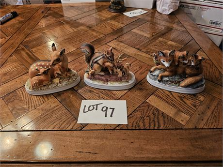 Mixed Animal Figurine Lot: Deer / Fox & Squirrel