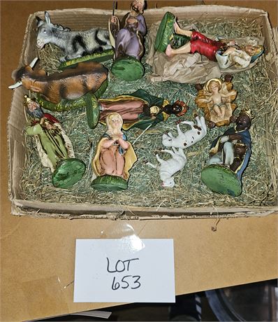 Italy Manger Scene Figurines & Manger