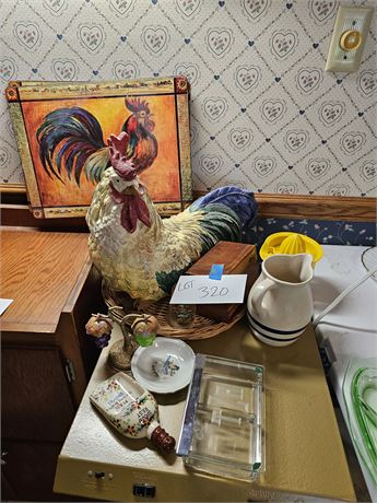 Mixed Decor Lot: Large Chicken Figure / Placemats / S&P Set / Juicer & More