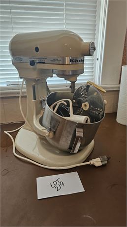 Kitchen Aid Mixer With Accessories