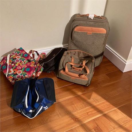 Vera Bradley Large Traveler Duffel Bag Va Va Bloom Pattern, Blue Duffel Bag
