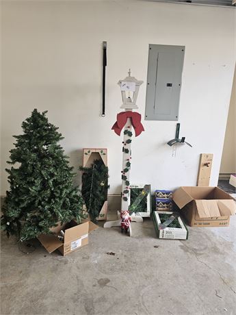 Mixed Christmas Lot : 4ft Pre-Lit Tree / Wood Lantern Light / Garland & More