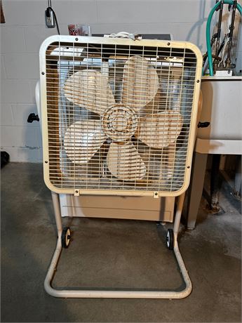 Vintage Lakewood Fan On Wheels