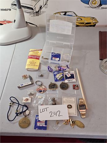 Mixed Collectibles Lot: Keychains/Imperial Knife/Seiko Watch & More