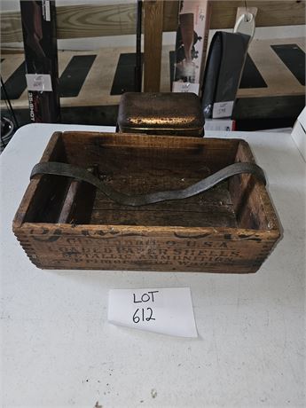Union Leader Metal Cut Plug Lunch Box & Wood Metallic Ammunition Box