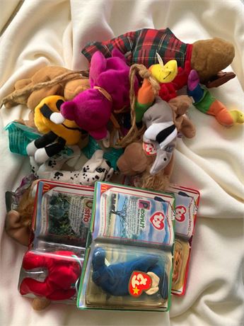 Beanie Baby Lot In Green Storage Tote