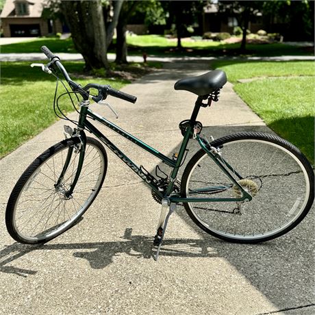 Women's Schwinn Transit 7 Speed Hybrid Bike with 26" Wheels