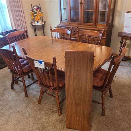 Cochrane Wood Diningroom Table & Chairs with Leaf