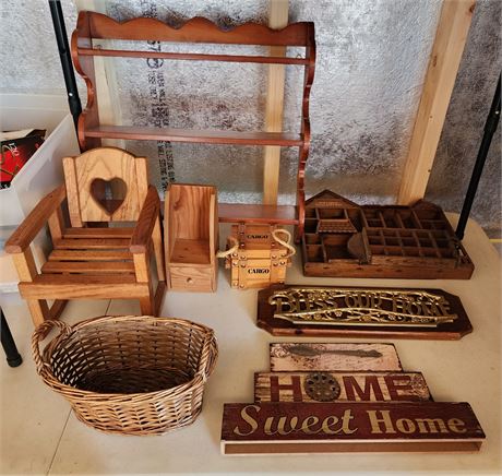 Assortment of Home Decor