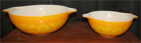 Vintage Pyrex Bowls #27, #4