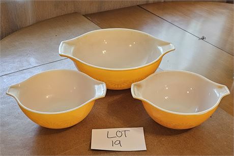 Pyrex Orange Daisy 4qt & 1½ qt Handled Mixing Bowls