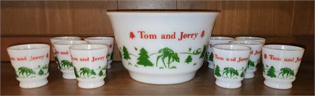Tom & Cherry Serving Bowl & Mugs