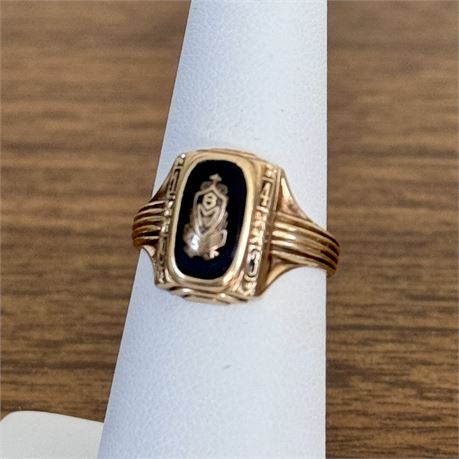 10k Gold Class Ring - Ladies Size 5.75