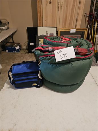Adult Standard Size Heavy Sleeping Bag & Insulated Lunch Bag