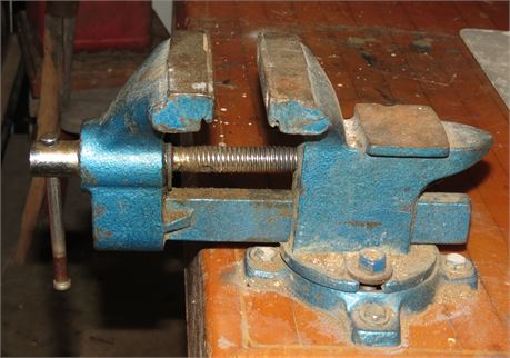 Small Vise