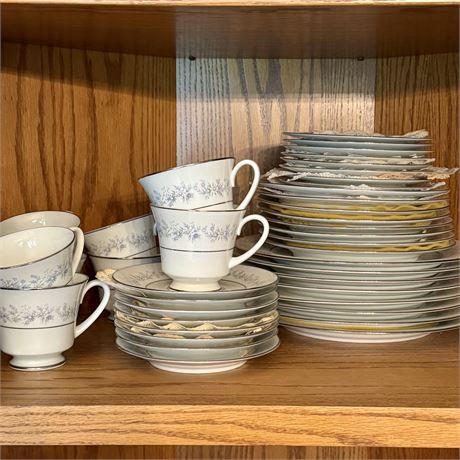 Noritake Marywood 5-Piece Fine China Service for 8