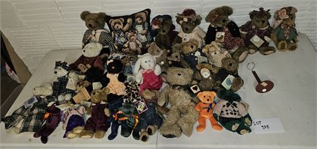 Huge Collection of Boyd Bears & Beanie Babies