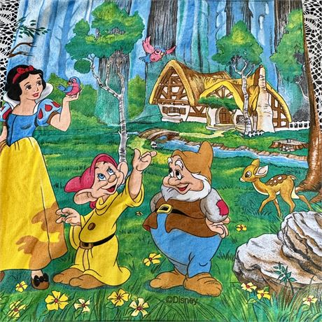 New - 1990's Disney Store Snow White and the Seven Dwarfs Beach Towel