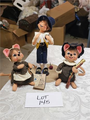 Annalee Pilgrim Mice Dolls