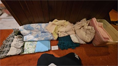 Mixed Blanket Lot: Sizes & Colors Vary