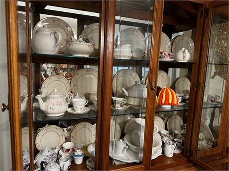 Very Large Amount of Mixed China