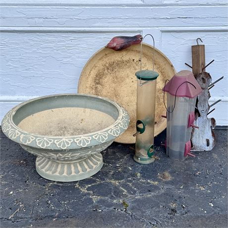 Mixed Garden Decor Lot - Burley Planter (Large), Bird Feeders and More