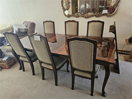 Amazing Inlay High Gloss Diningroom Table with 6 Cushion Highback Chairs