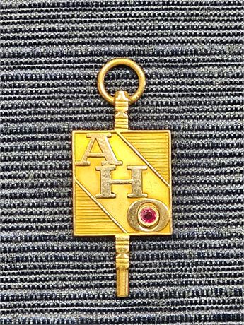 10K AH(Alpha-Eta) Fraternity Key Charm 1956