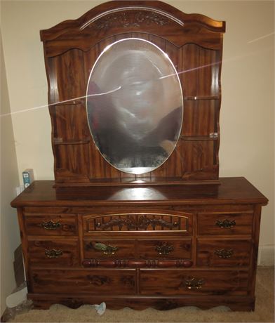 Dresser With Mirror