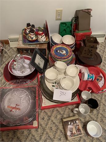 Christmas Dishes Lot