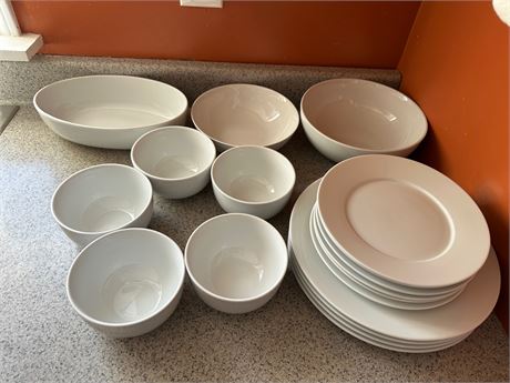 The Cellar Dish-ware set