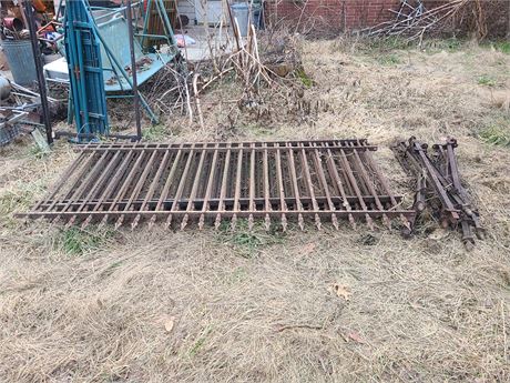 Amazing Victorian Era Heavy Cast Iron Fencing with Posts