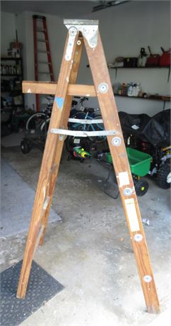 Florida Ladder Co. 6' Wood Step Ladder