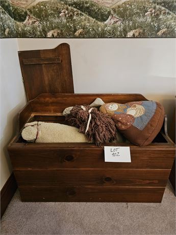 Storage Bench with Mixed Stuffed Toys