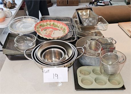 Large Lot Of Bakeware, Cake, Pie, Bread Pans , Muffin Pans & More