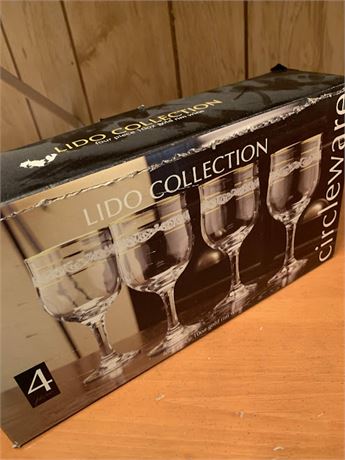 Lido Collection 4 Piece 10 Ounce Gold Rimmed Wine Glasses