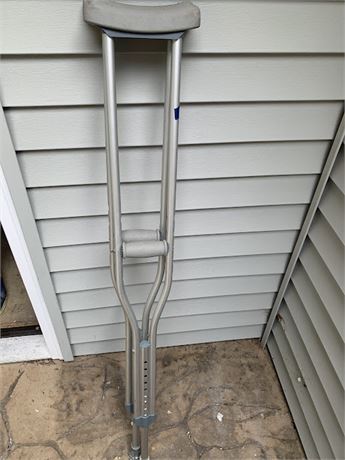 Aluminum Crutches With Gray Arm Pads