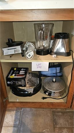 Small Appliance Lot: Zerowater/Blenders/Electric Knife & More