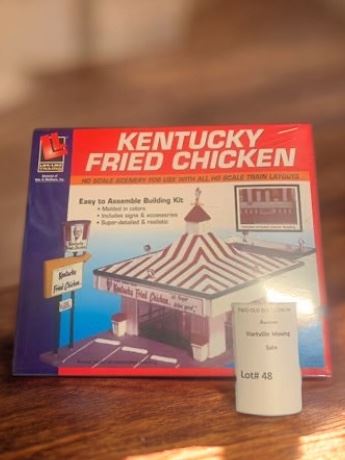 Life-Like HO Scale Kentucky Fried Chicken Restaurant #433-1394 Train Model (NEW)