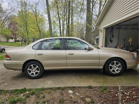 1997 Toyota Avalon XL - 162K Miles - NICE CAR - RUNS GREAT - 3.0L V6