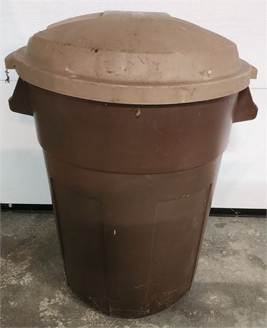 Garbage Can w/ Lid