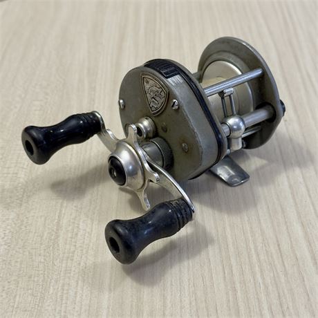Pflueger Supreme 511 Fishing Reel