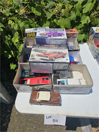 Mixed 1.24 Scale Model Kit Cars- Monogram, Lindberg, ATM & More