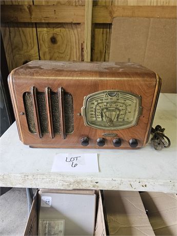 Manolta Shortwave Broadcast Wood Case Tube Radio Serial#A131360